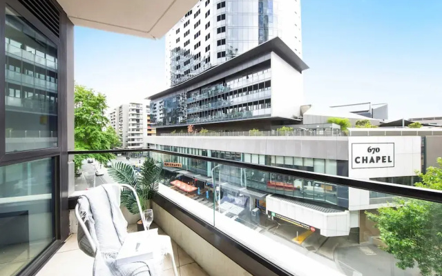 Bright & Modern 2BR Apt on Iconic Chapel Street