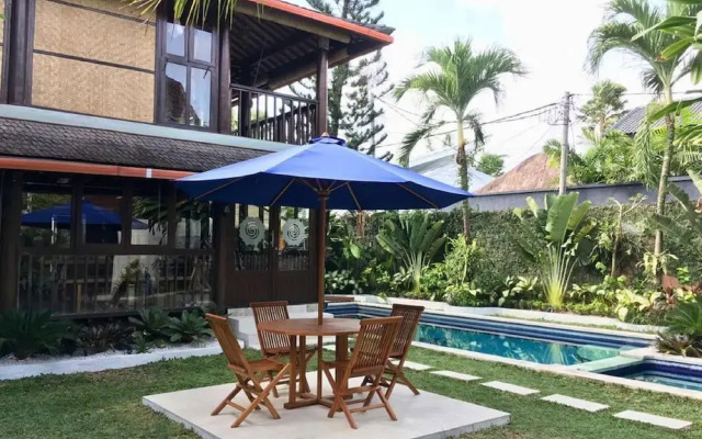 3 Bedroom Authentic Villa In Canggu