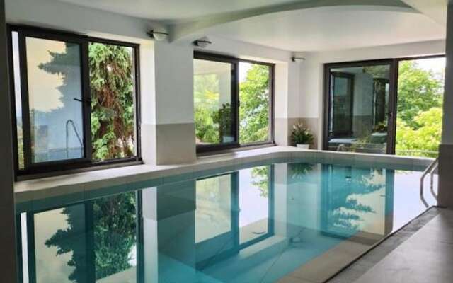 Villa Wolkenhawk - Five Bedroom Villa With Indoor Swimming Pool