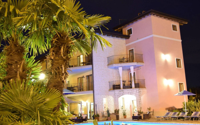 Residenza Le Due Torri Apartments