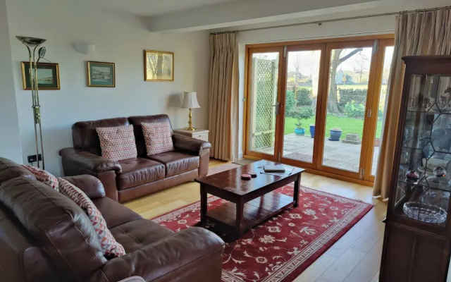 5 Burford Mews