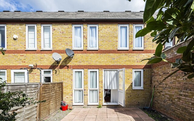 Ash Cosy Apartments 2 Codling Close