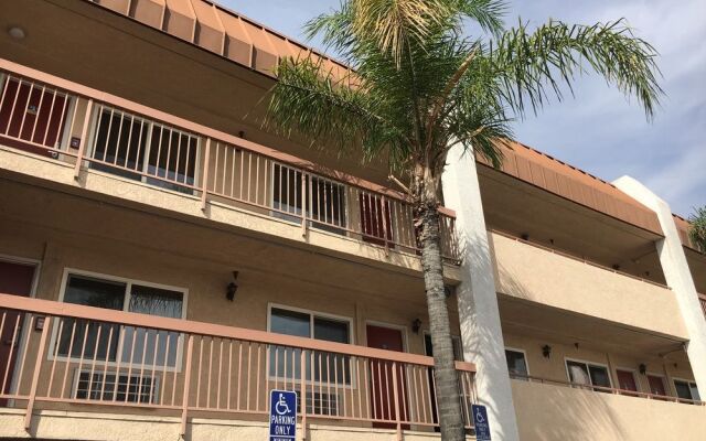 Days Inn By Wyndham Ontario Airport