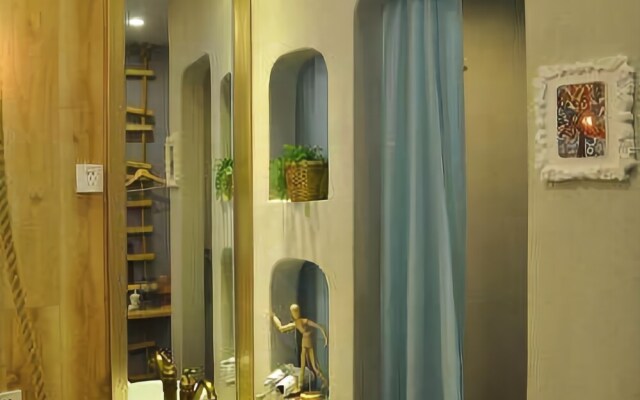 The Love of Maple Theme Hotel