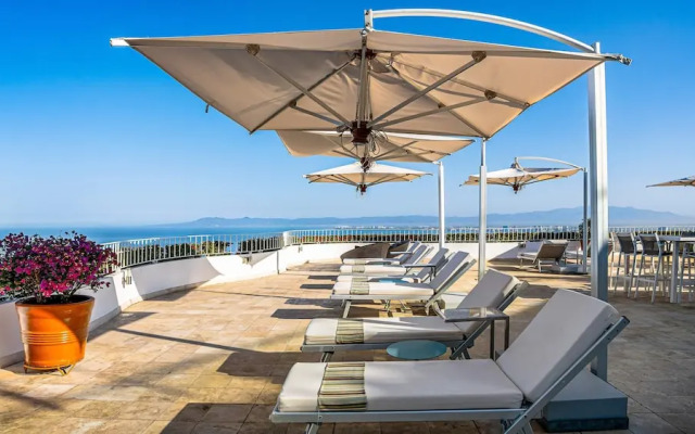 HOLT Grand Miramar Residences