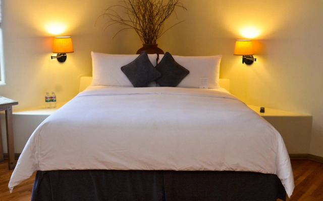 Inn on the Alameda