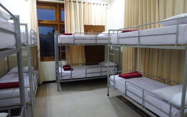 The Backpacker Semarang - Hostel – Guest Rooms – Semarang