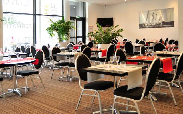 Golden Tulip Pornic Suites