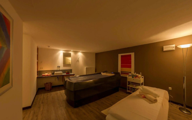 Dominik Alpine City Wellness Hotel