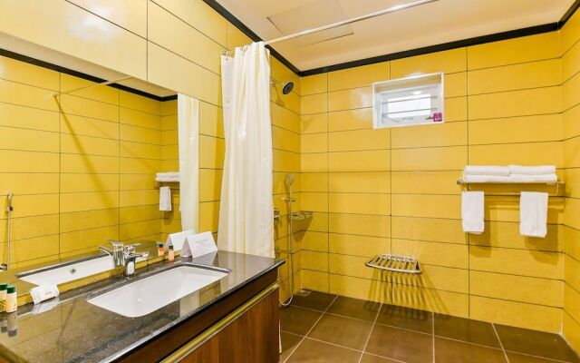 Capital O 22459 Edasserys Kalamassery Tourist Home