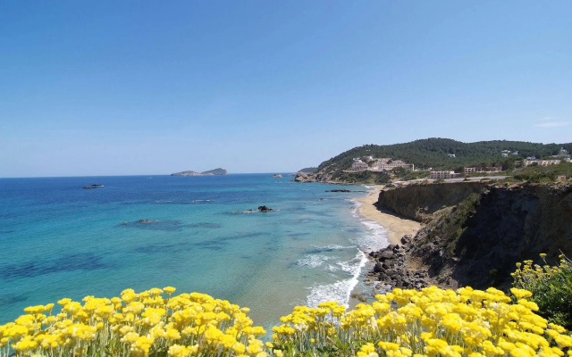 Invisa Hotel Club Cala Blanca
