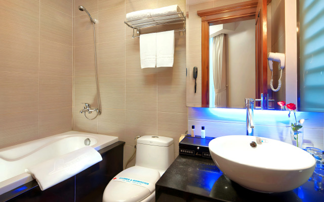 Luxeden Hotel Hanoi