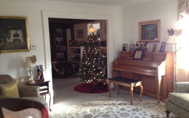 Seven South Street Inn B & B