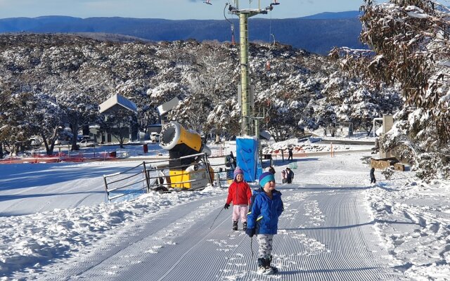 SNOWED INN apartment