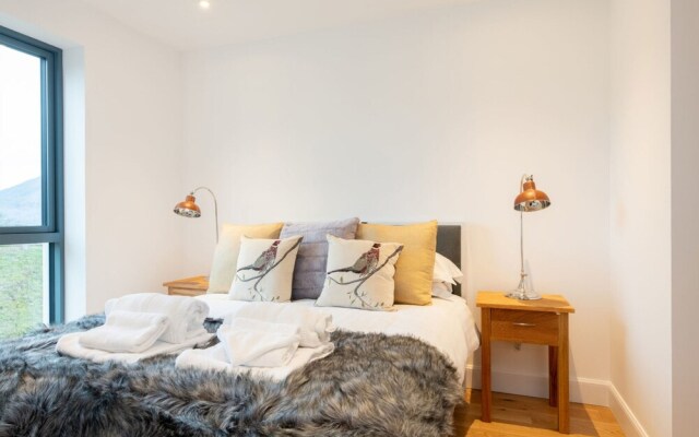 11 Loch View PF Kenmore