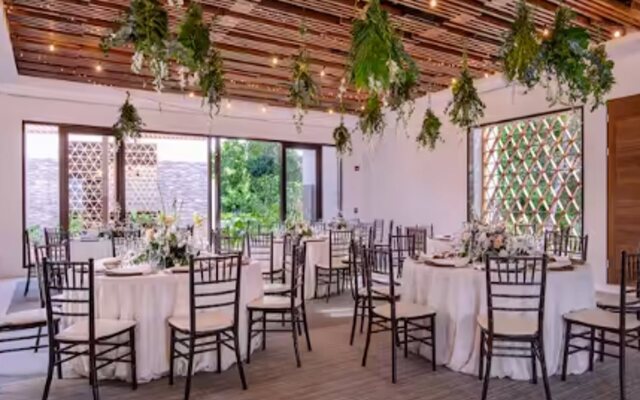 Botanika Osa Peninsula, Curio Collection by Hilton