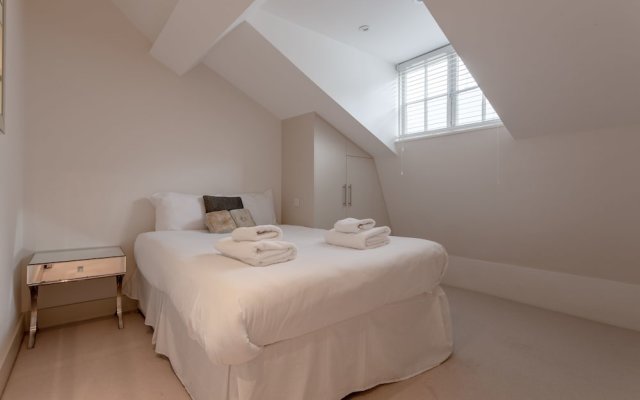 Stylish 3 Bedroom Apartment In Pimlico