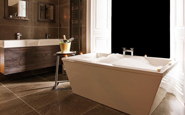 Rooms & Suites Picardy Place