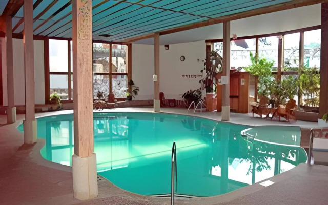 Golden Arrow Lakeside Resort