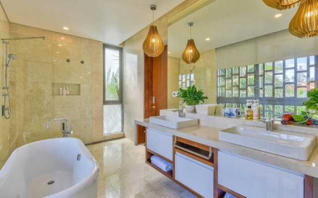 Stunning Beachfront 6br Villa W Largest Pool