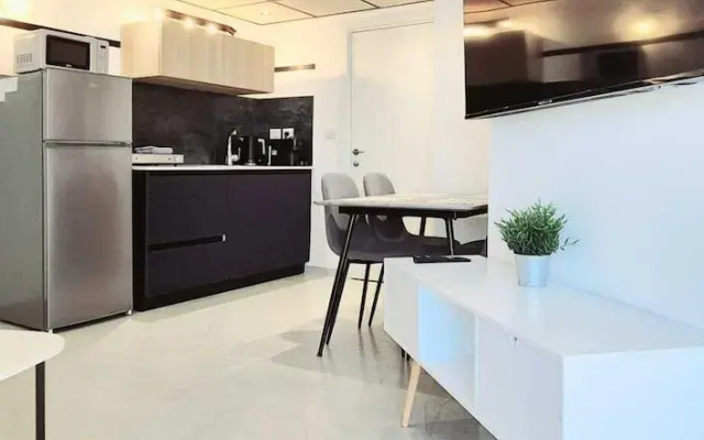 SHaYaSH apartments Leonardo Bat-Yam