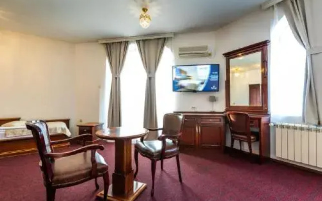 Garni Hotel Royal Crown
