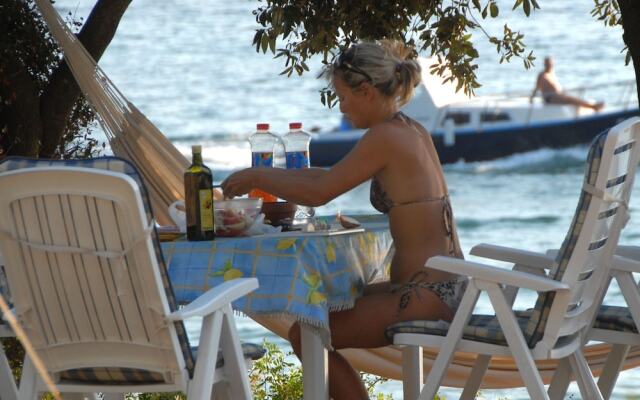 Carefully Furnished Chalet With a Terrace, 10 km. From Pula