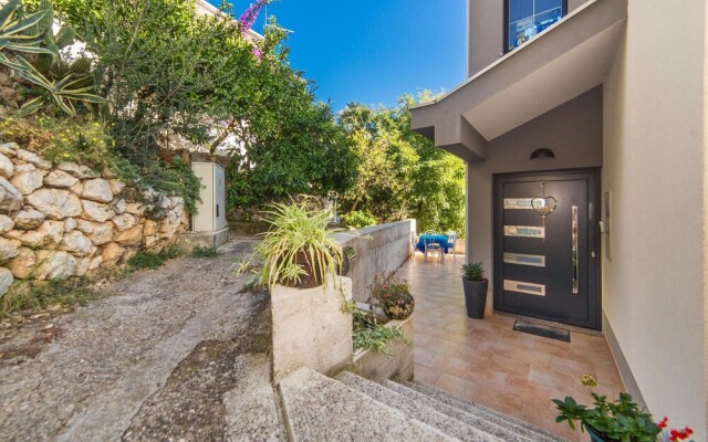 Nice Apartment in Brist With 1 Bedrooms and Wifi