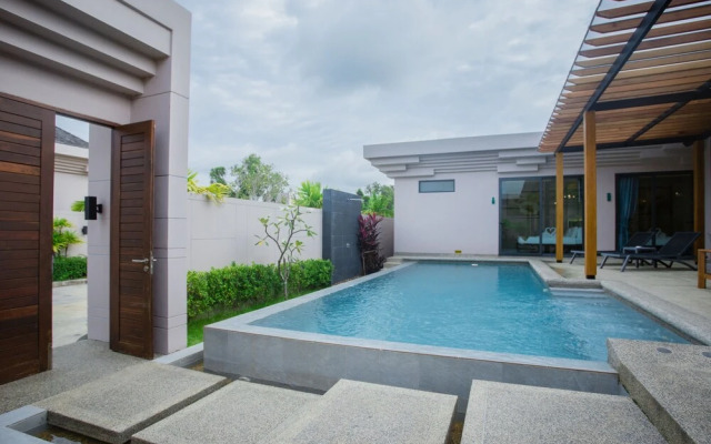 Gold Chariot Pool Villa