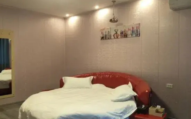 Lanteng Boutique Hotel (Huainan Longhu Park)