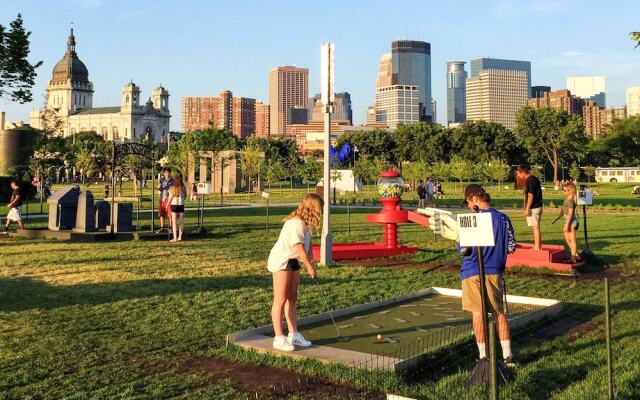 New-20p off-Uptown Love MPLS next to Fun