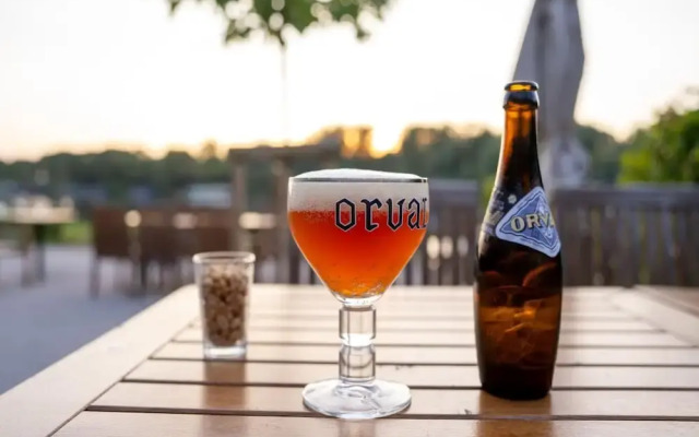 Waterside Elegance Sky Pad