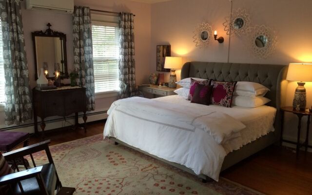 The Applewood Manor