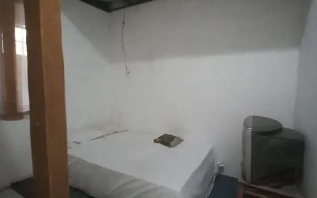 SPOT ON 93964 Guest House Pak Gatot 3