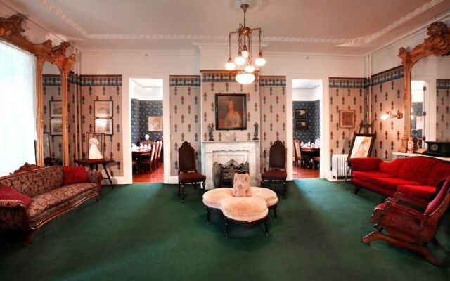 Wilbraham Mansion