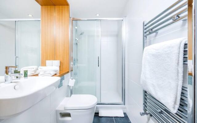 Modern 2br East London Flat