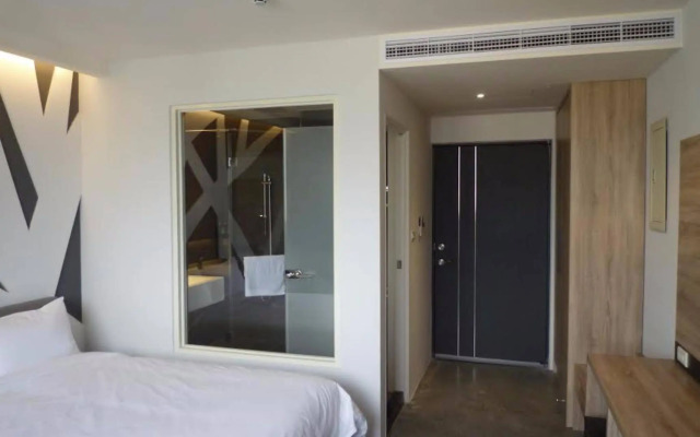 Travel Light Hotel