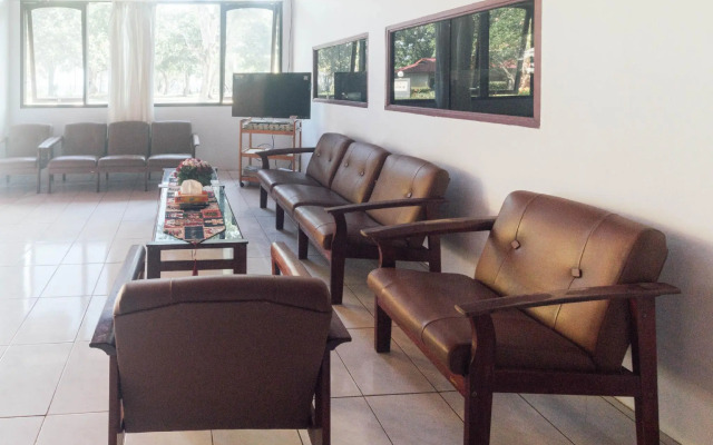 OYO 1688 Collin Beach Hotel