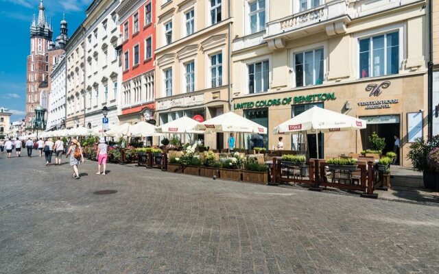 Venetian House Market Square Aparthotel