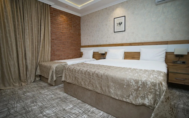 Lakeside Hotel & Spa