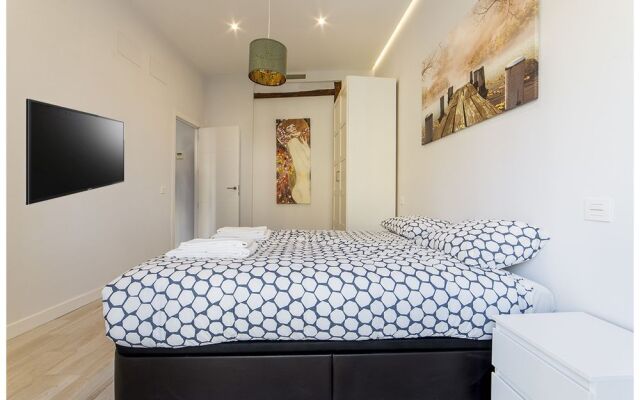 Brand new apartment next to Puerta del Sol