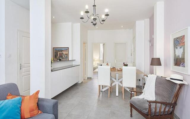 Sunlight Properties - "L'Artiste" - Old Town - By sea