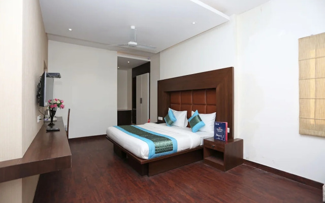 OYO 11337 Asian Hospitality