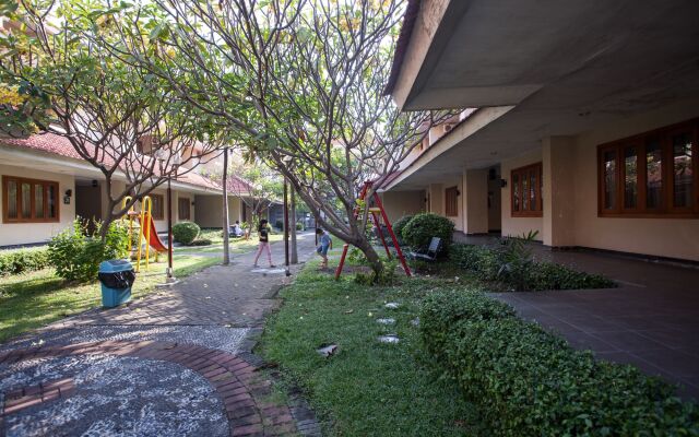 RedDoorz Premium @ Raya Nginden