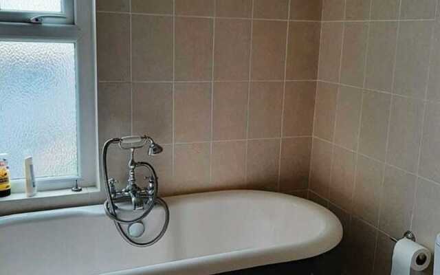 Cozy Holiday Home in Folkstone Near Folkestone Harbour Arm