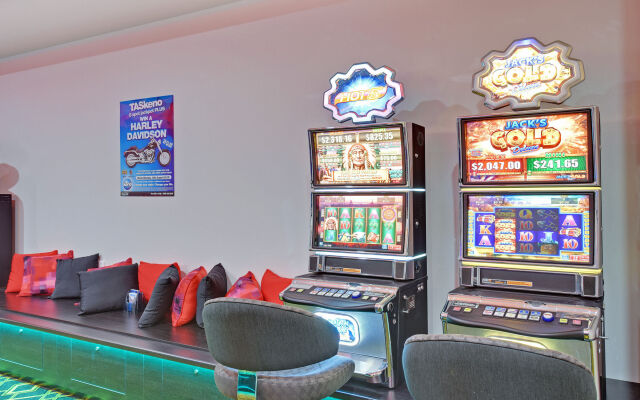 Nightcap at Burnie Townhouse