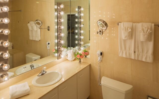 Coconut Malorie Resort Hotel, Ascend Hotel Collection