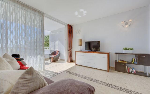 307 Bright Apartment, Sea View, WiFi, Air Conditioning