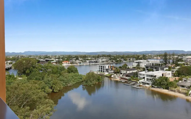 Surfers Paradise 2-bed Flat With Luxury Amenities