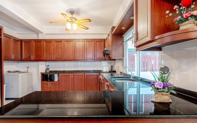 Naiyang Beach - 4 Bedroom Pool Villa
